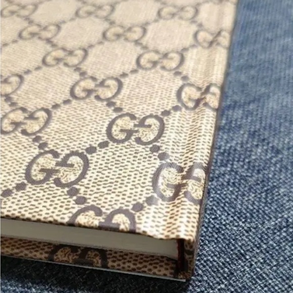 New! Gucci 2017 Japan Exclusive Night Courrier Hardcover Notebook - Picture 3 of 11